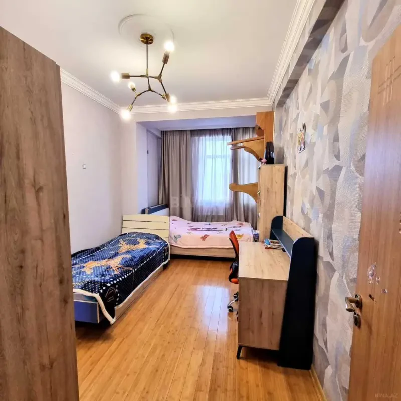 Kirayə verilir 3 otaqlı mənzil 130 m²