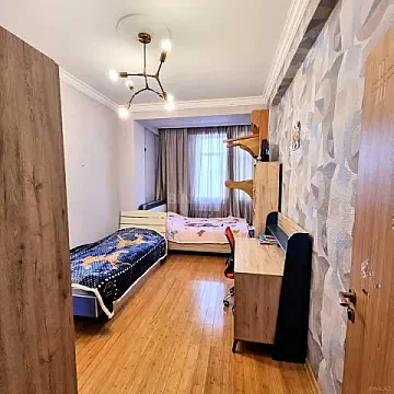 Kirayə verilir 3 otaqlı mənzil 130 m² — Bakı, Həzi Aslanov qəs. 3 otaq 130.00 m²