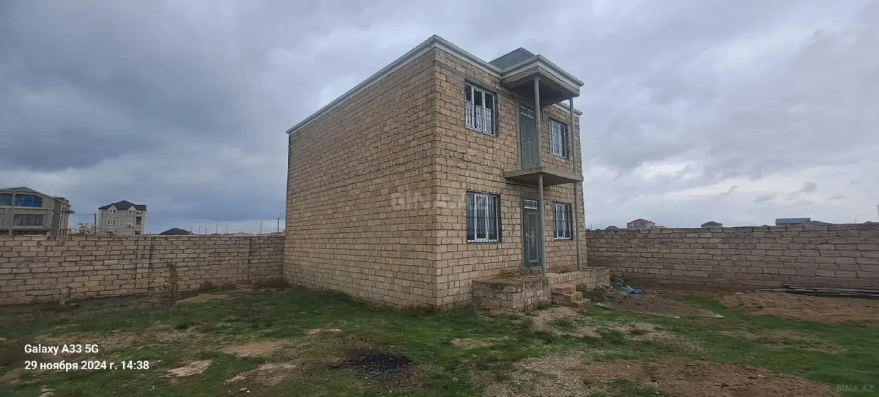 Satılır 7 otaqlı həyət evi 200 m²