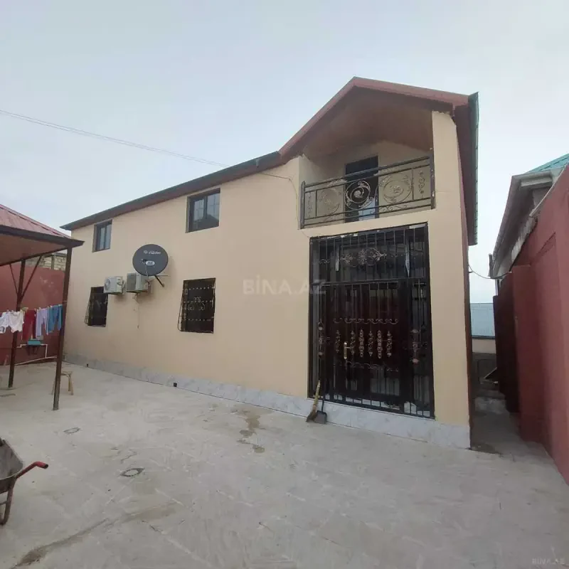 Satılır 5 otaqlı həyət evi 250 m²