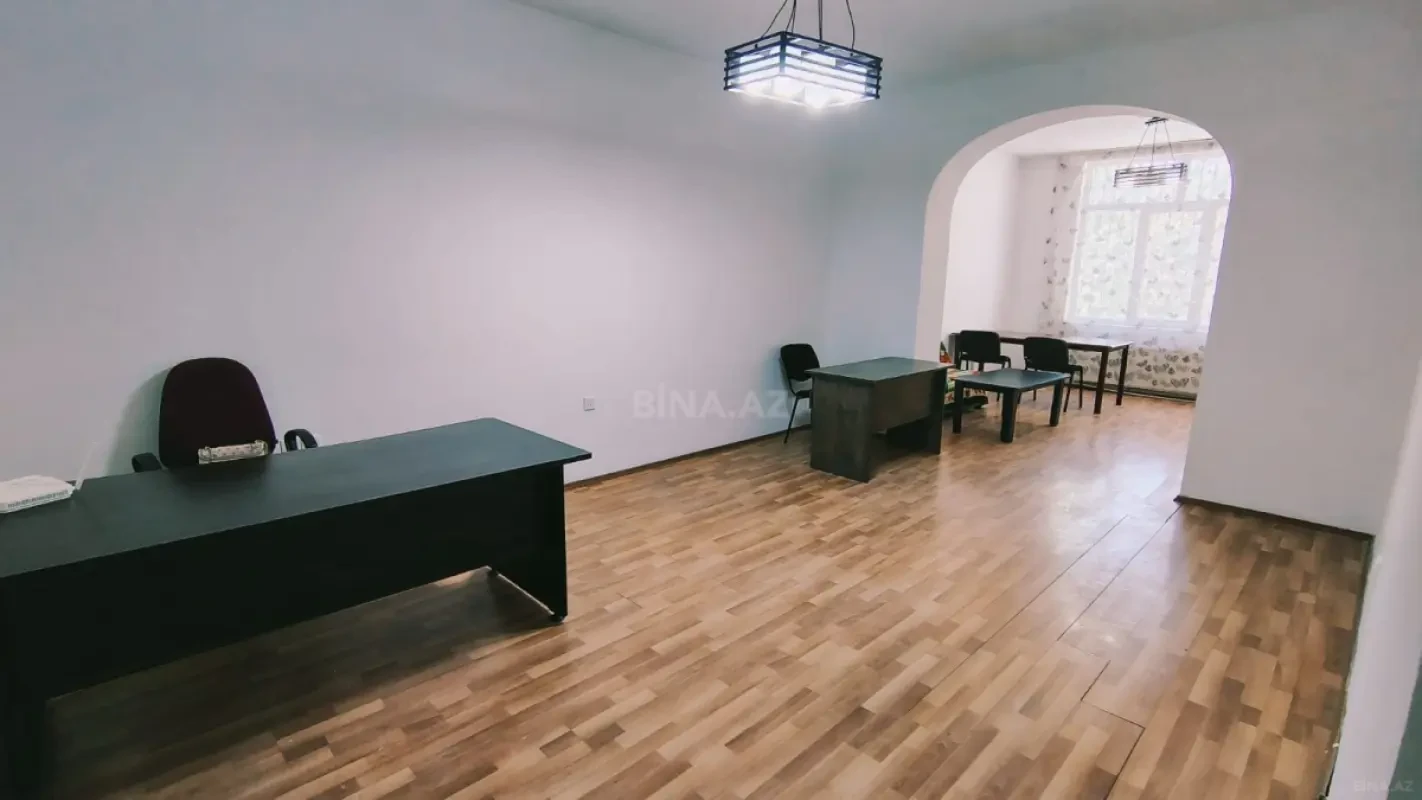 Kirayə verilir 4 otaqlı ofis 130 m²