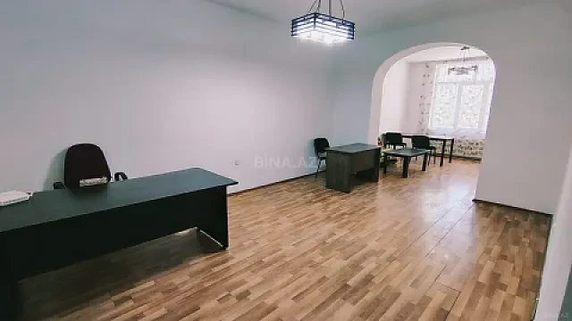 Kirayə verilir 4 otaqlı ofis 130 m² — Bakı 4 otaq 130.00 m²