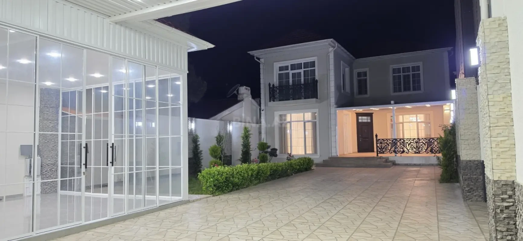 Satılır 5 otaqlı həyət evi 350 m²