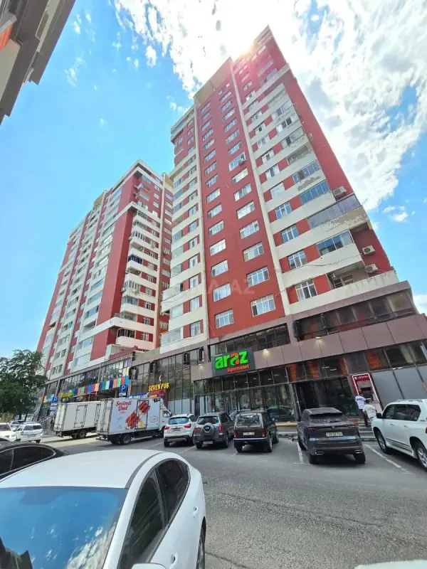 Satılır 3 otaqlı mənzil 105 m²