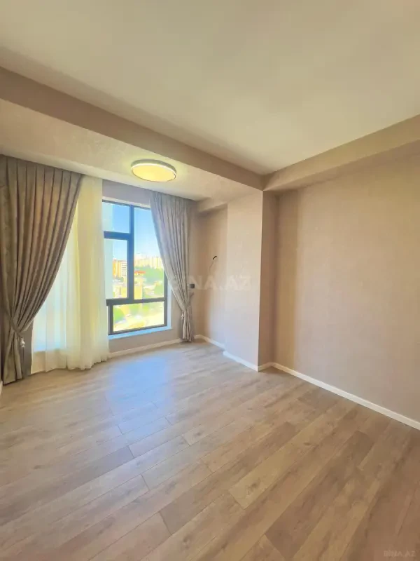 Satılır 2 otaqlı mənzil 79 m²