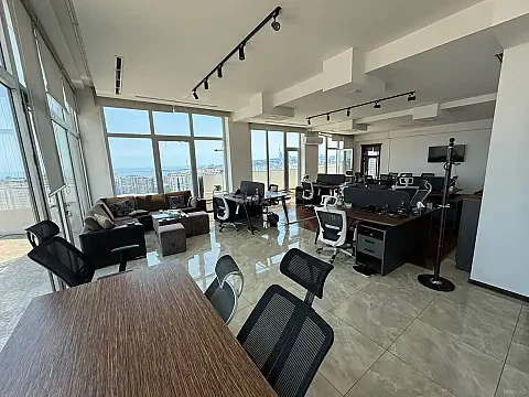 Kirayə verilir 1 otaqlı ofis 90 m² — Bakı 1 otaq 90.00 m²