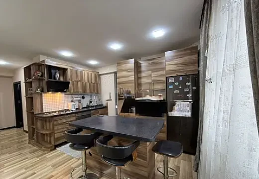 Satılır 3 otaqlı mənzil 105 m² — Bakı, İnşaatçılar 3 otaq 105.00 m²