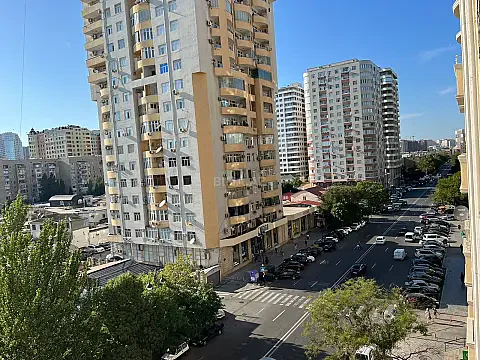 Satılır 3 otaqlı mənzil 150 m² — Bakı 3 otaq 150.00 m²
