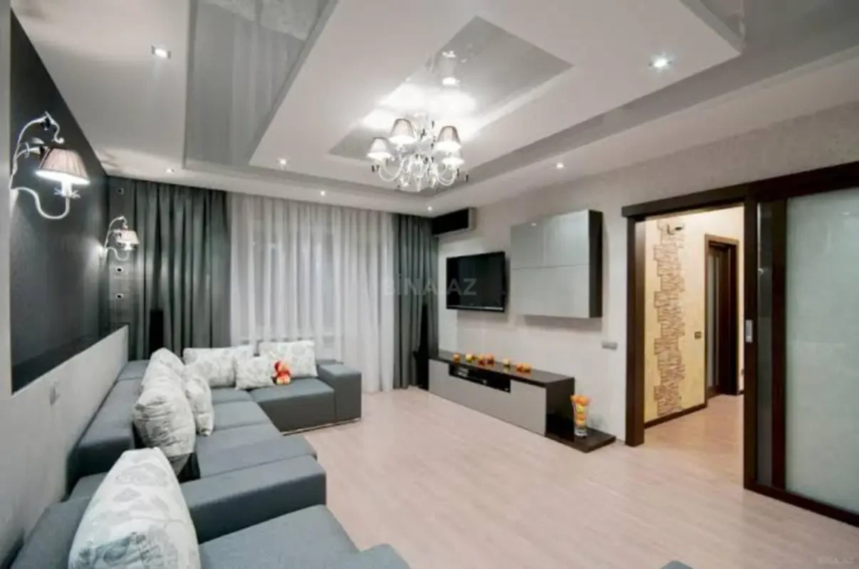 Satılır 4 otaqlı mənzil 214 m²