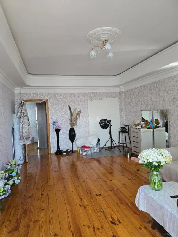 Satılır 2 otaqlı mənzil 86 m²
