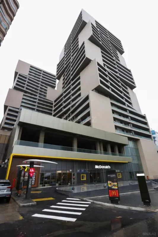 Satılır 2 otaqlı mənzil 109 m²