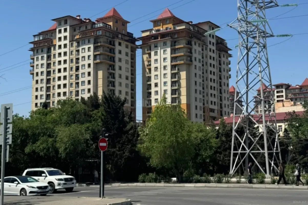 Satılır 2 otaqlı mənzil 99 m²