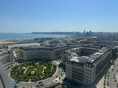 Satılır 3 otaqlı mənzil 166 m² — Bakı 3 otaq 166.00 m²