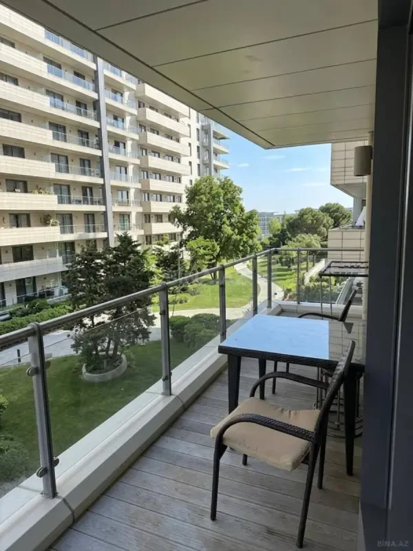 Kirayə verilir 3 otaqlı mənzil 130 m²