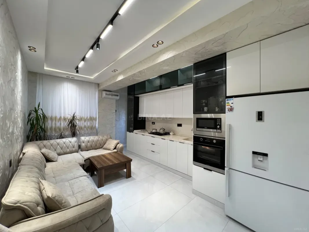 Satılır 3 otaqlı mənzil 145 m²