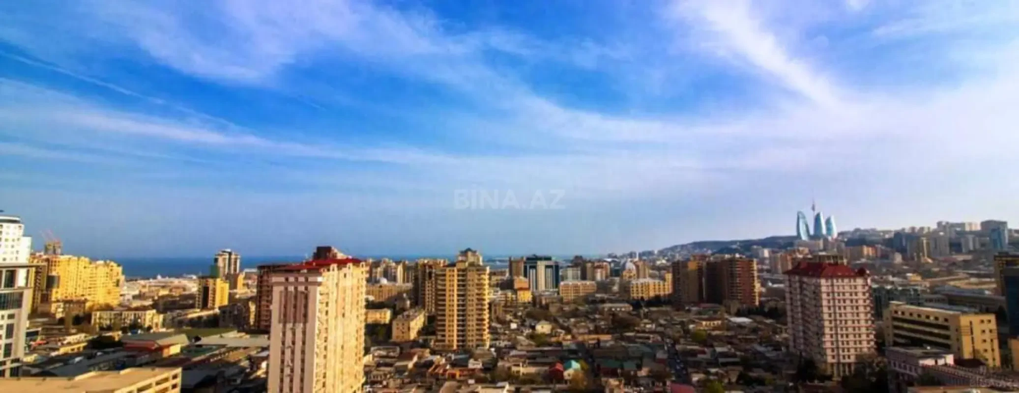 Satılır 5 otaqlı mənzil 300 m²