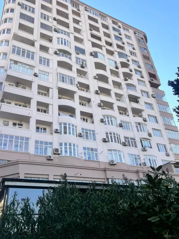 Satılır 2 otaqlı mənzil 92 m²