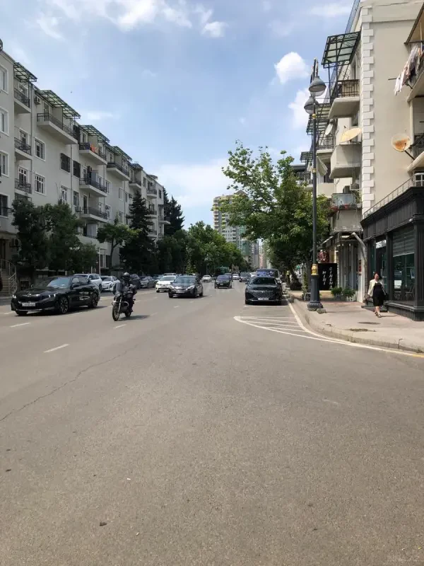 Kirayə verilir obyekt 90 m²