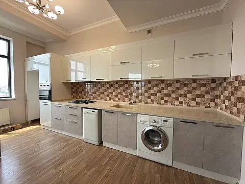Kirayə verilir 3 otaqlı mənzil 107 m² — Bakı 3 otaq 107.00 m²