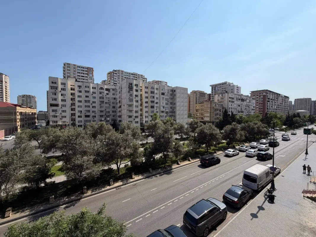 Satılır 2 otaqlı mənzil 65 m²