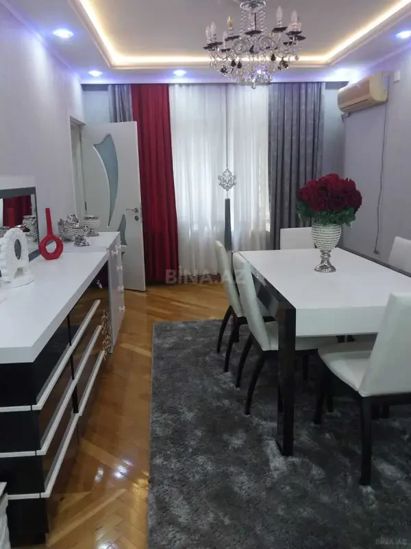 Satılır 3 otaqlı mənzil 100 m²