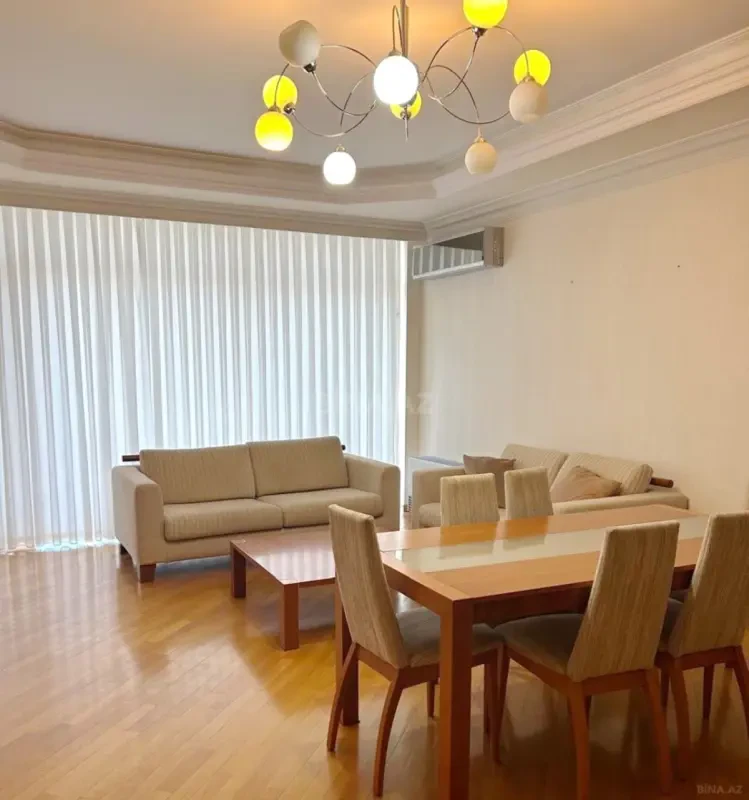 Kirayə verilir 3 otaqlı mənzil 145 m²