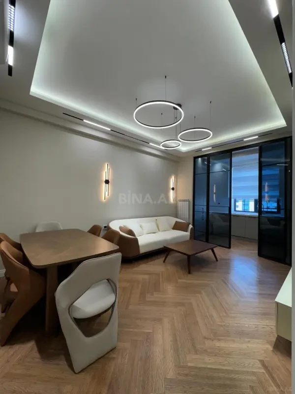 Satılır 2 otaqlı mənzil 68 m²