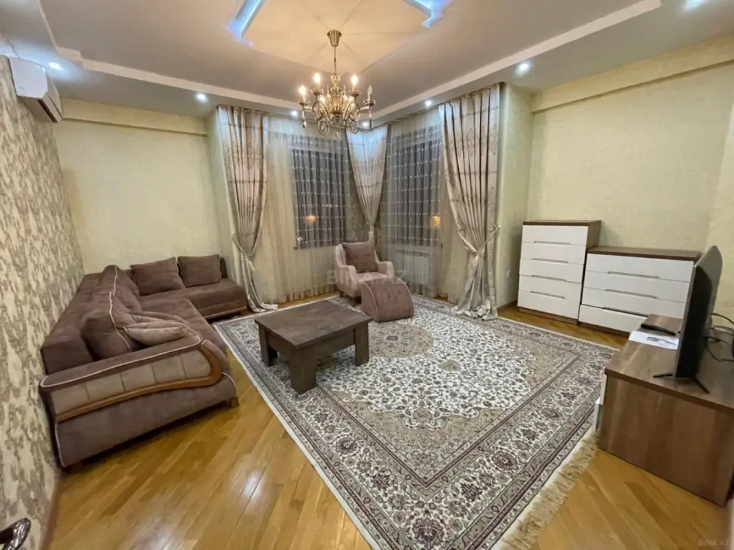 Kirayə verilir 2 otaqlı mənzil 95 m²