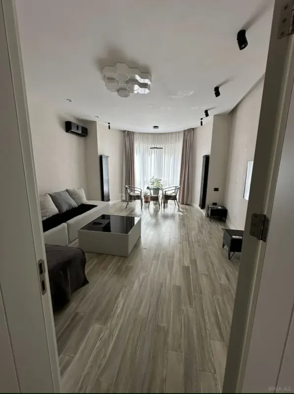 Satılır 3 otaqlı mənzil 120 m²