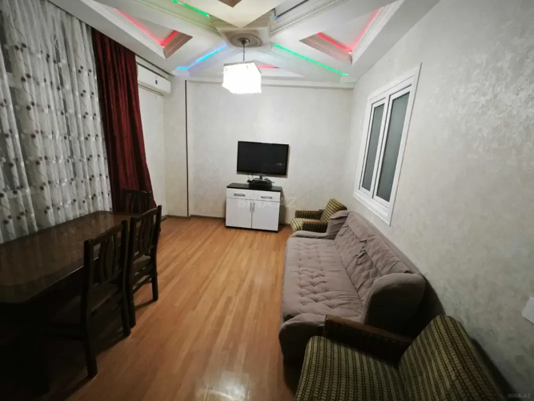 Kirayə verilir 2 otaqlı mənzil 70 m²
