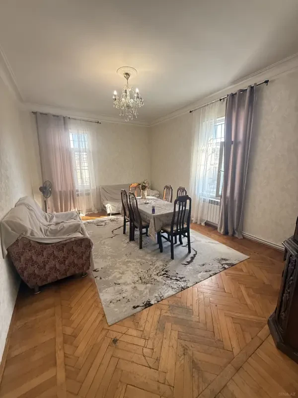 Kirayə verilir 2 otaqlı mənzil 70 m²