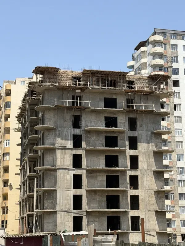 Satılır 3 otaqlı mənzil 140 m²