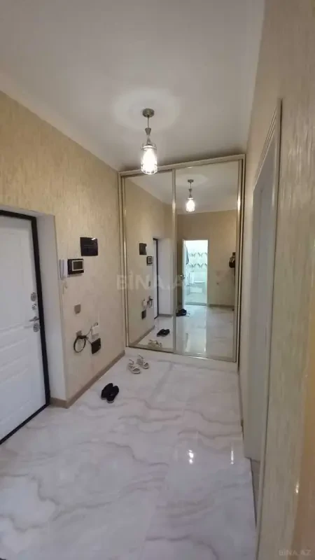 Satılır 2 otaqlı mənzil 82 m²