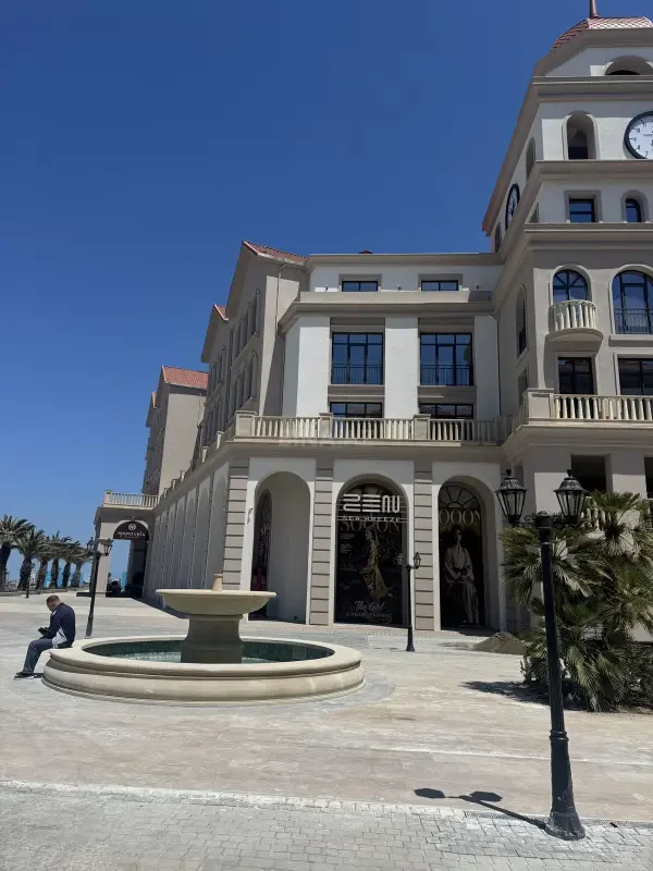 Satılır 2 otaqlı mənzil 83 m²