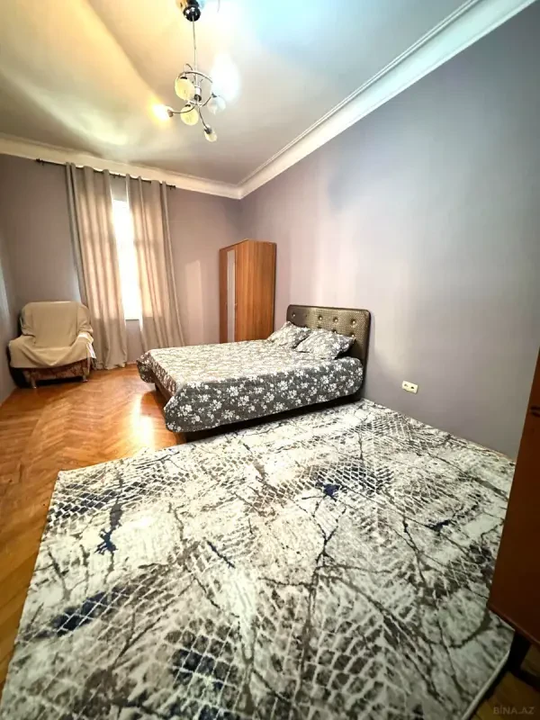 Kirayə verilir 2 otaqlı mənzil 70 m²