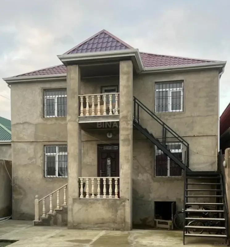 Satılır 4 otaqlı həyət evi 180 m²