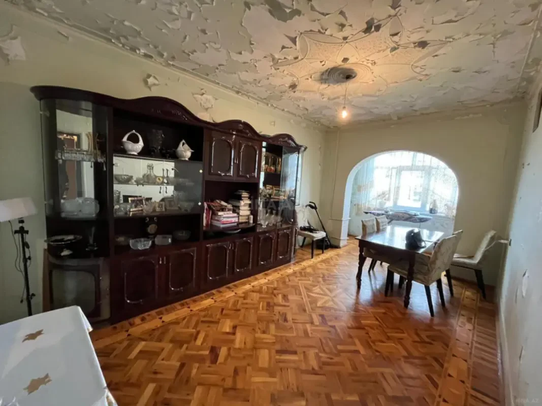 Satılır 4 otaqlı mənzil 100 m²