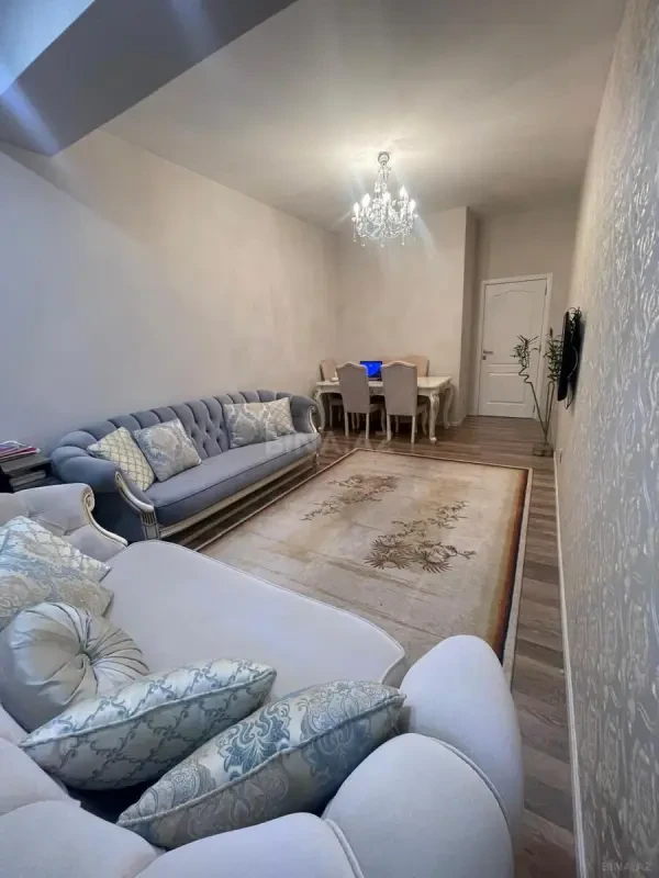 Satılır 2 otaqlı mənzil 74 m²