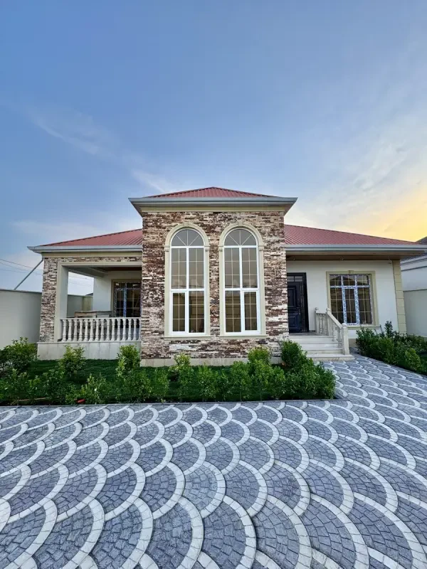 Satılır 4 otaqlı həyət evi 135 m²