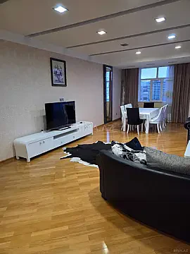 Kirayə verilir 3 otaqlı mənzil 165 m² — Bakı 3 otaq 165.00 m²