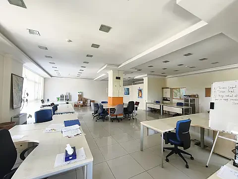 Kirayə verilir 15 otaqlı ofis 650 m² — Bakı 15 otaq 650.00 m²
