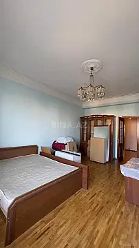 Satılır 3 otaqlı mənzil 130 m² — Bakı, 8-ci mikrorayon 3 otaq 130.00 m²