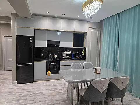 Kirayə verilir 3 otaqlı mənzil 100 m² — Bakı, İnşaatçılar 3 otaq 100.00 m²