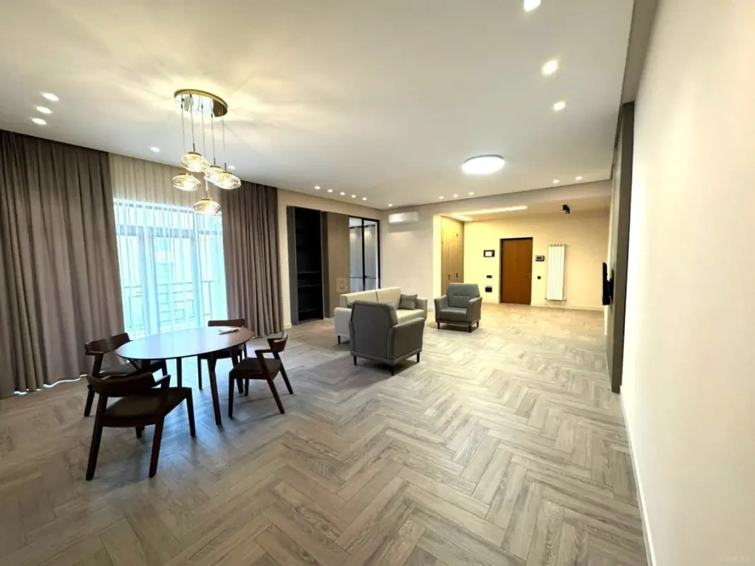 Kirayə verilir 3 otaqlı mənzil 150 m²