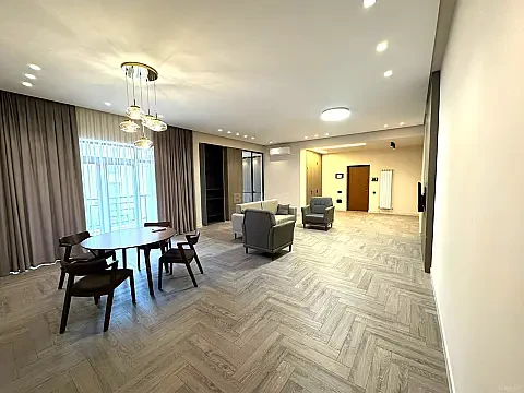 Kirayə verilir 3 otaqlı mənzil 150 m² — Bakı, Şıxov 3 otaq 150.00 m²
