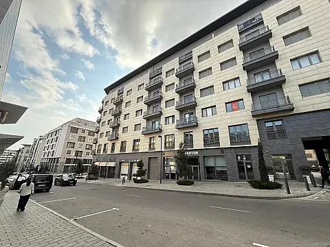 Satılır 5 otaqlı mənzil 215 m² — Bakı 5 otaq 215.00 m²