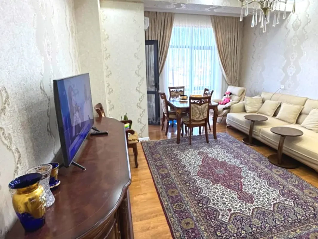 Satılır 2 otaqlı mənzil 88 m²