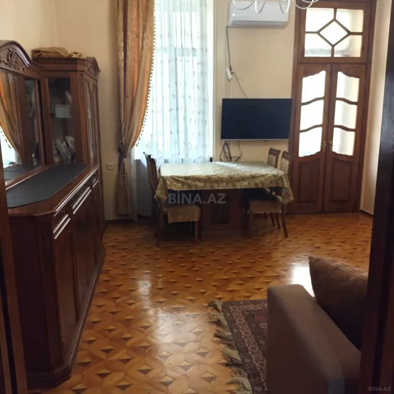 Kirayə verilir 2 otaqlı mənzil 62 m²