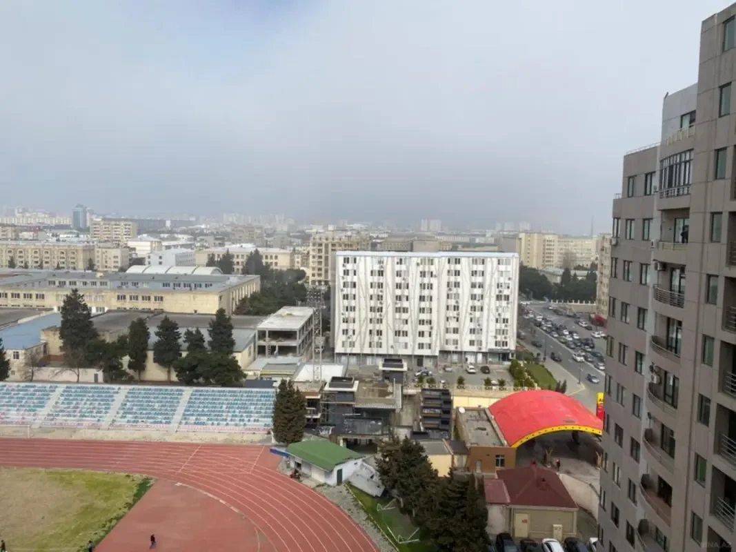 Satılır 6 otaqlı mənzil 320 m²
