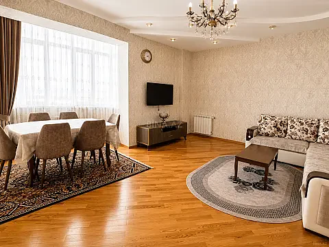 Satılır 3 otaqlı mənzil 120 m² — Bakı 3 otaq 120.00 m²